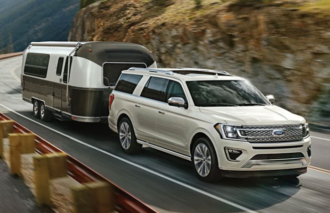 Ford Expedition Hauling